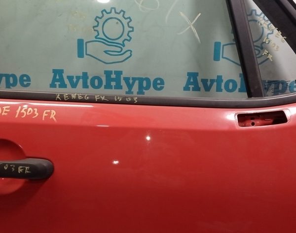 Молдинг дверь-стекло центральный перед прав Jeep Renegade 15- 68256276AA