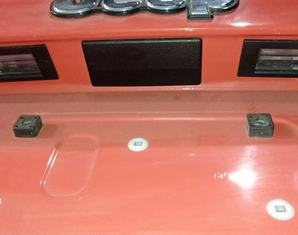 Кнопка открывания двери багажника Jeep Renegade 15- 68247423AB