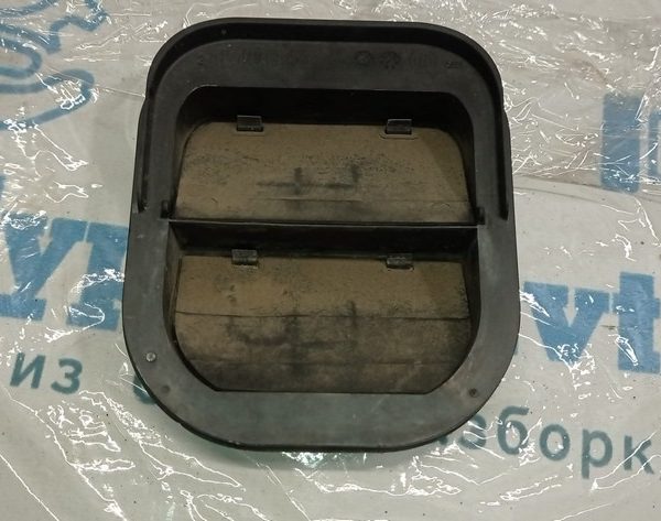 Щиток вентиляции правый Jeep Renegade 15- 68245326AA