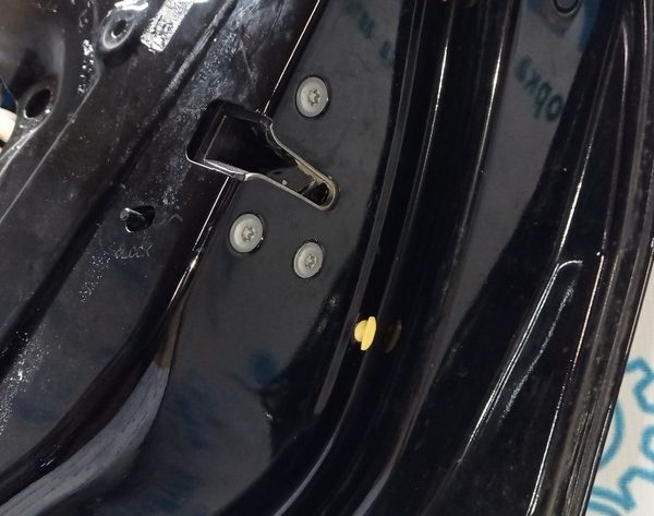 Замок двери зад прав Nissan Rogue 14- 82500-4BA0B