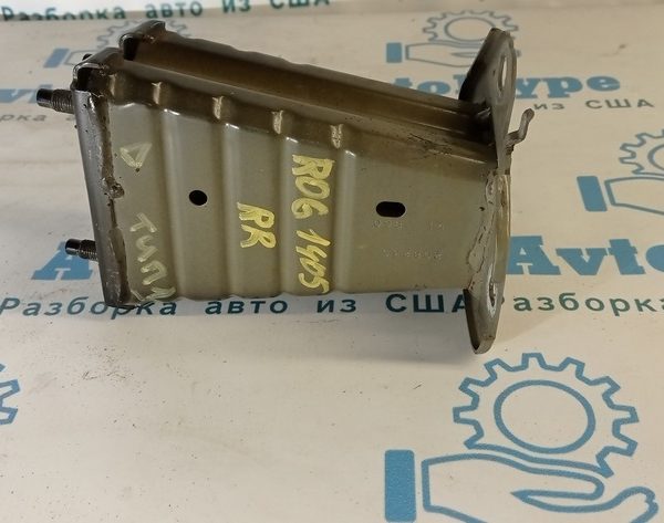 Клык усилителя заднего бампера прав Nissan Rogue 14- тип 1 узкий ^ треугольник H5210-4BAMA