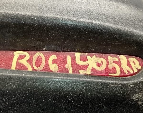 Катафот отражатель заднего бампера прав Nissan Rogue 14-16 26560-8990C