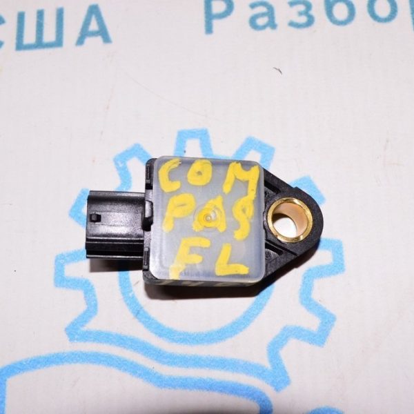 Датчик подушки безопасности задний лев Jeep Compass 11-16 68056162AA