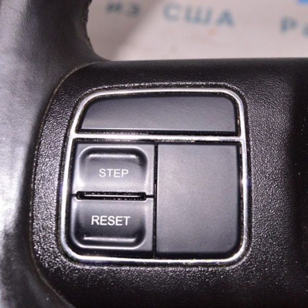 Кнопки управления (на руле) лев Jeep Compass 11-16 56046096AD