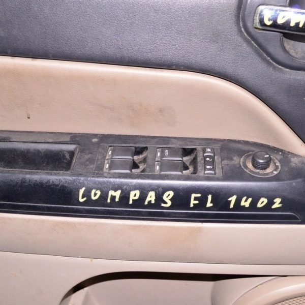 Управление стеклоподъемником перед лев Jeep Compass 11-16 (02) запилен 4602782AB