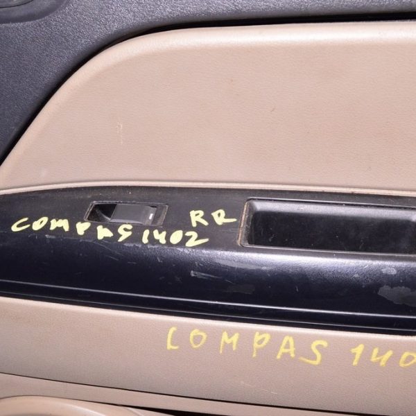 Управление стеклоподъемником зад прав Jeep Compass 11-16 (02) запилен 4602933AA