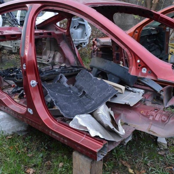 Стойка кузовная центральная правая Ford Fusion mk5 13- (01) красная HS7Z-54211A10-A