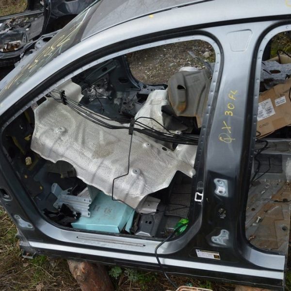 Стойка кузовная центральная левая Infiniti QX30 17- (01) графит цвет KAD G6033-5DAMA