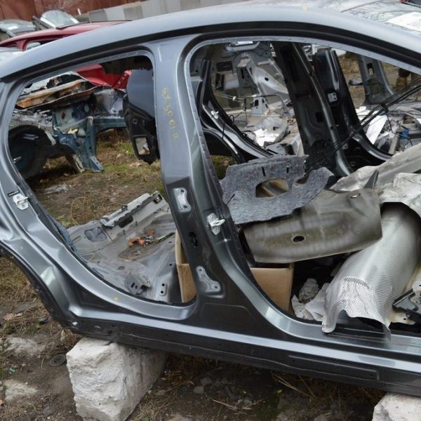 Стойка кузовная центральная правая Infiniti QX30 17- (01) графит цвет KAD G6032-5DAMA