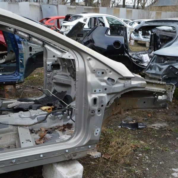 Четверть передняя правая Ford Focus mk3 11-18 (03) F1FZ-16054-A