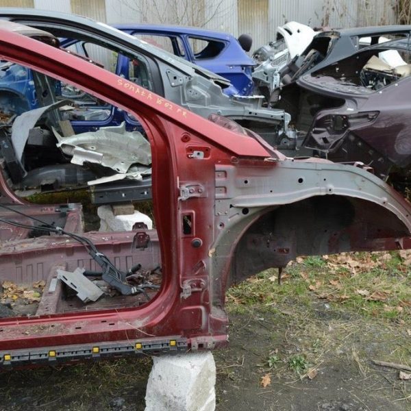 Четверть передняя правая Hyundai Sonata 15-17 usa красная,цвет TR (02) 64602-C2000