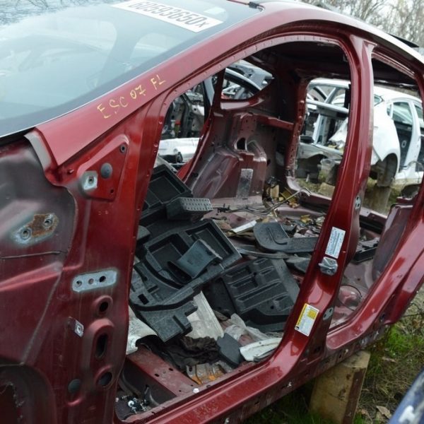 Стойка кузовная центральная левая Ford Escape MK3 13-красн.цвет RR (07) CJ5Z-7824301-A