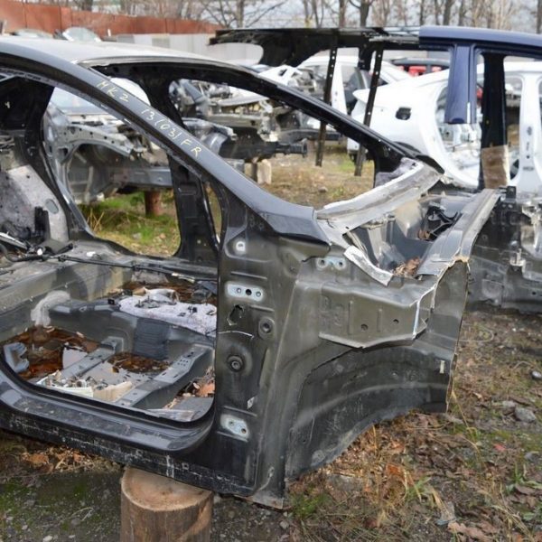 Четверть передняя правая Lincoln MKZ 13-(03) черный цвет без лонжерона и стакана DG9Z-16054-A