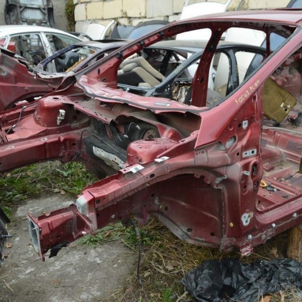 Четверть передняя левая Ford Focus mk3 11-18 (04) бордовая F1FZ-16055-A