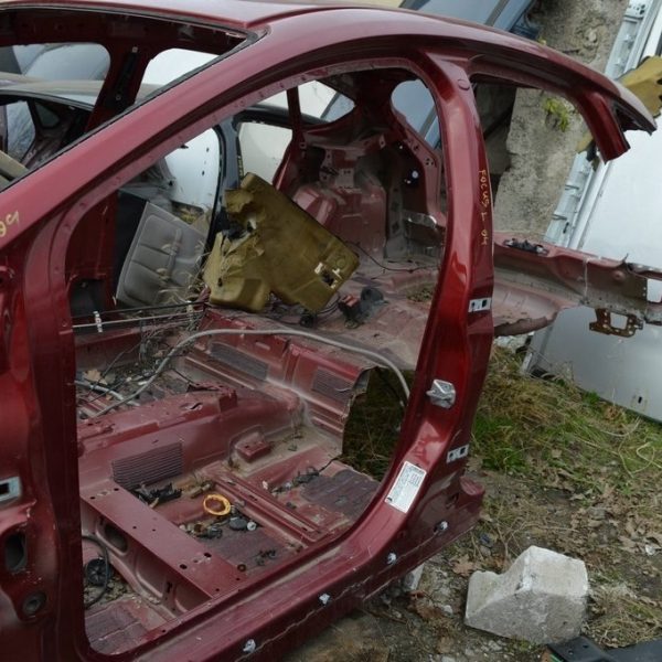 Стойка кузовная центральная левая Ford Focus mk3 11-18 (04) бордовая CM5Z-58211A11-A