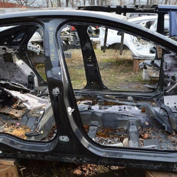 Стойка кузовная центральная правая Lincoln MKZ 13- (03) черный цвет DP5Z-54211A10-A