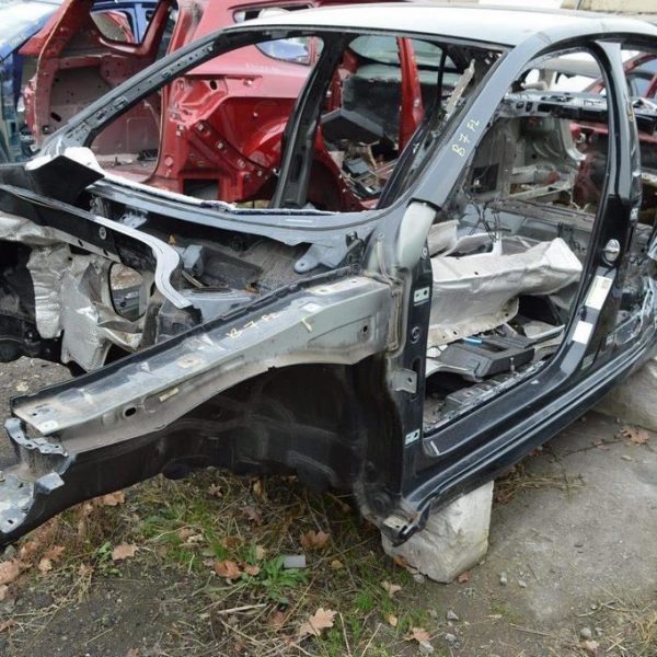 Четверть передняя левая VW Passat b7 USA (04) черная 561-803-091-A