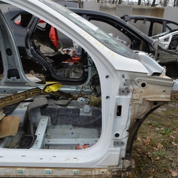 Четверть передняя правая Kia Optima 16- (02) только стойка под петли ,без лонжерона 64600-D5000