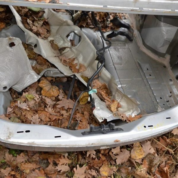 Задняя панель Ford Fiesta 11-19 4d из двух частей (01) серебро D2BZ-5440320-A