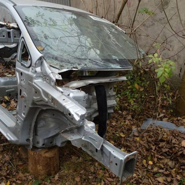 Четверть передняя правая Ford Fiesta 11-19  серебро цвет ux (01) D2BZ-16054-A