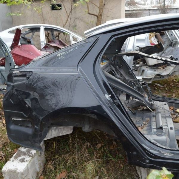 Четверть крыло задняя правая Kia Optima 14-15 черная,цвет EB (02) 702002TA50
