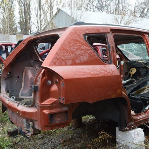 Четверть крыло задняя правая Jeep Compass 11-16 (01) оранжевый цвет 68001972AF