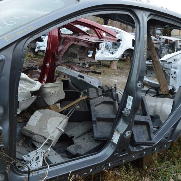 Стойка кузовная центральная левая Ford Escape MK3 13- (04) графит CJ5Z-7824301-A