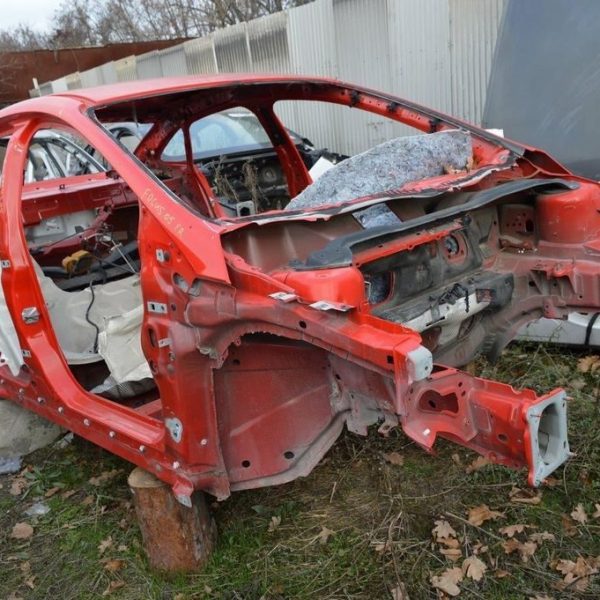 Четверть передняя правая Ford Focus mk3 11-18 (05) красная F1FZ-16054-A