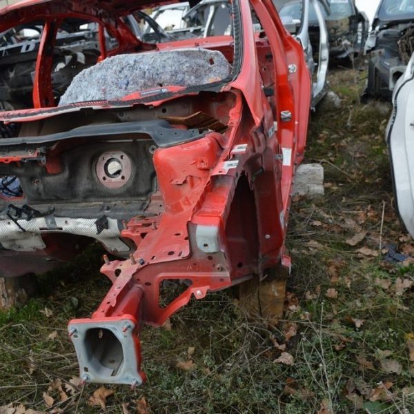 Четверть передняя левая Ford Focus mk3 11-18 (05) красная F1FZ-16055-A