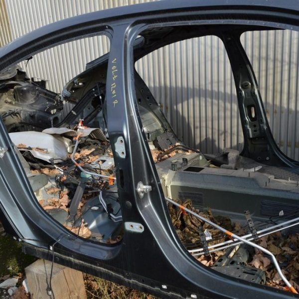 Стойка кузовная центральная правая Chevrolet Volt 11-15 (01) графит 20890568