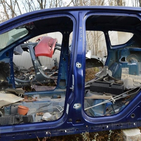 Стойка кузовная центральная левая Ford Escape MK3 13-синий цвет J4(05) CJ5Z-7824301-A