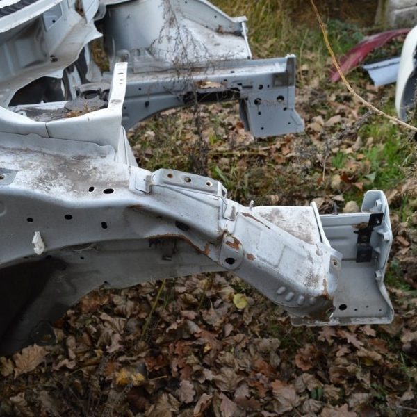 Четверть передняя правая Nissan Leaf 13-17 (02) белая деф. пистолета G5110-3NFMA