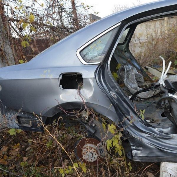 Четверть крыло задняя правая VW Passat b7 USA (02) графит деф.замят закат 561-809-844