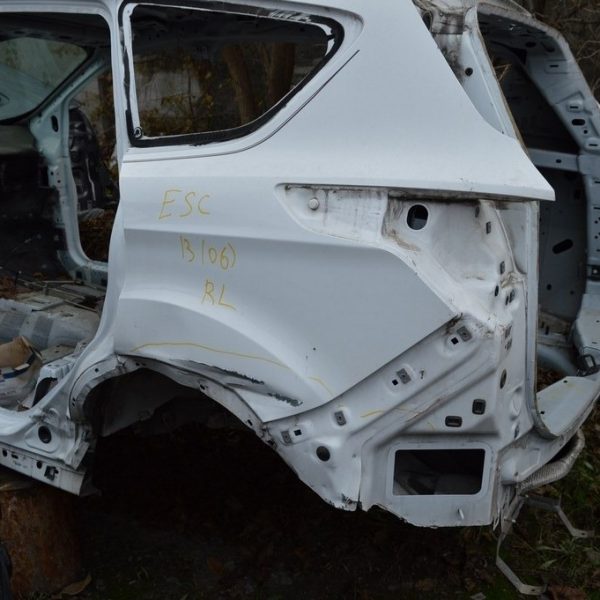Четверть крыло задняя левая Ford Escape MK3 13-белый цвет UZ(06) деф. замят низ порога 6/10 GJ5Z-7827841-A