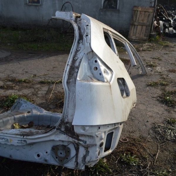 Четверть крыло задняя правая Nissan Rogue 14- (01)белая перламутр без заката,с батоном 78112-4BA0A