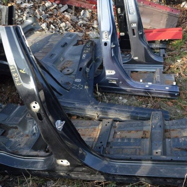 Стойка кузовная центральная правая Ford Fusion mk5 13- (04) черная HS7Z-54211A10-A