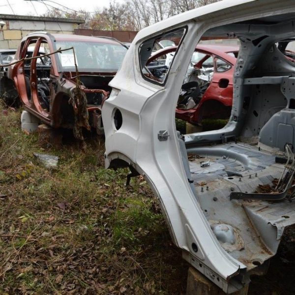 Четверть крыло задняя правая Ford Escape MK3 13-белый цвет UZ(06) GJ5Z-7827840-A