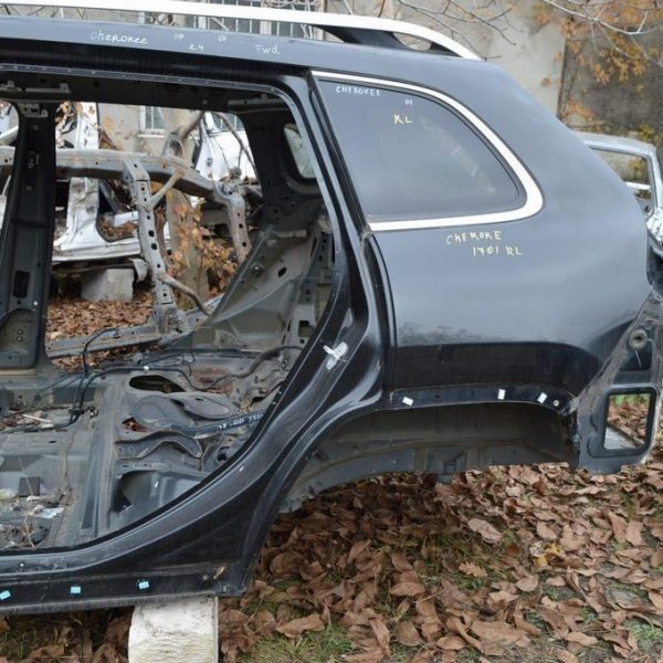 Четверть крыло задняя левая Jeep Cherokee KL 14-черная,цвет PXR (01) БЕЗ ЗАКАТА 68340137AA