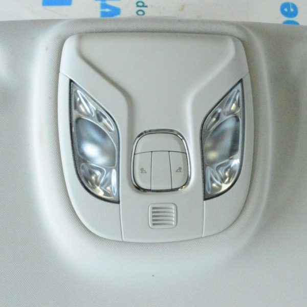 Плафон освещения перед Jeep Compass 17- без люка серый (распил) 5YB60PS4AA