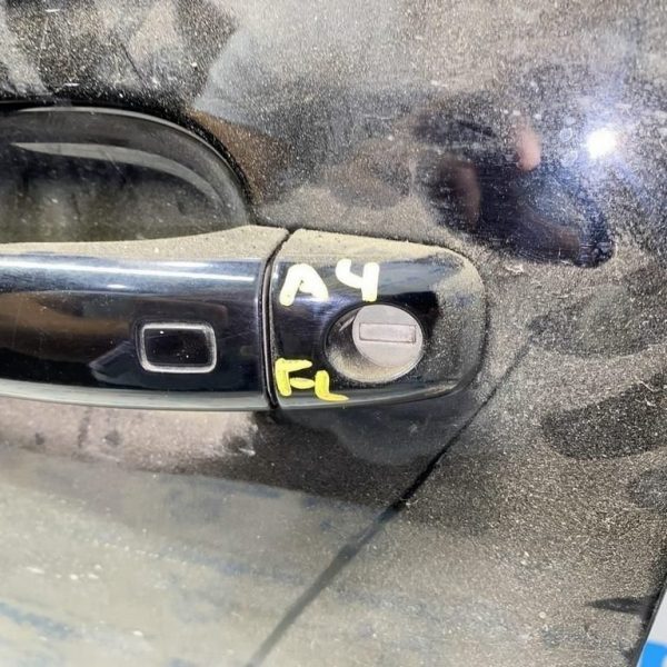Заглушка внешней ручки перед лев Audi a4 b8 08-16 8T0837879GRU