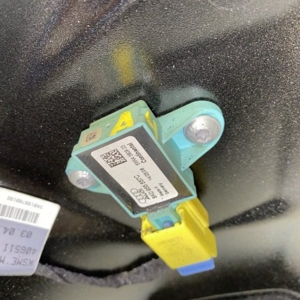 Датчик подушки безопасности перед прав Audi a4 b8 08-16 8K0955557C
