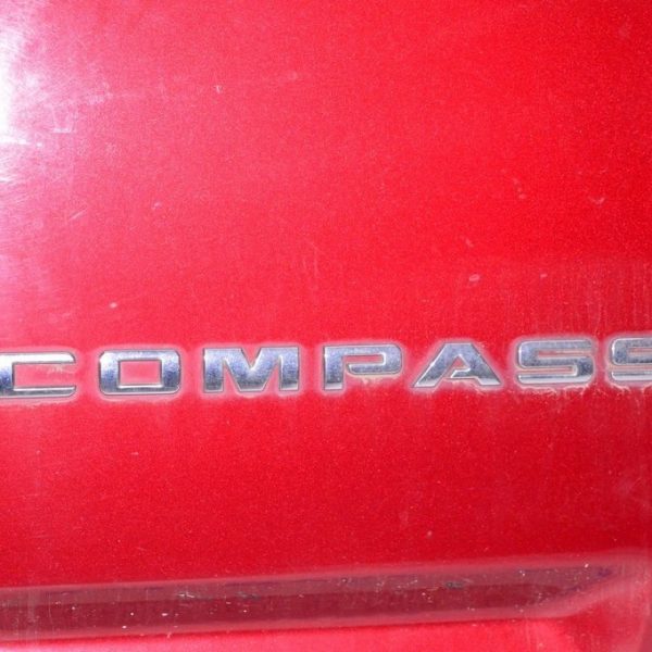 Эмблема надпись Compass передняя прав Jeep Compass 11-16 68079789AA