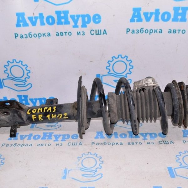 Стойка амортизатора в сборе перед прав Jeep Compass 11-16 (02) 5168218AB
