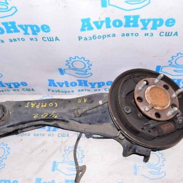 Цапфа зад прав Jeep Compass 11-16 с рычагом (02) 5272714AD