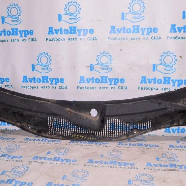 Решетка дворников (пластик) Jeep Compass 11-16 5303964AE