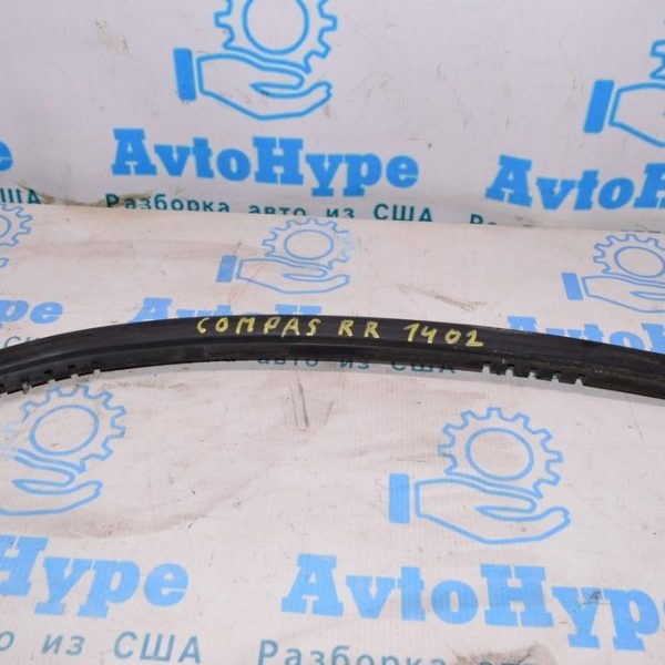 Уплотнитель арки крыла зад прав Jeep Compass 11-16 5074924AE