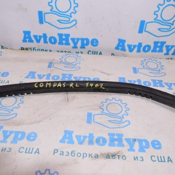 Уплотнитель арки крыла зад лев Jeep Compass 11-16 5074924AE