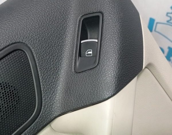 Управление стеклоподъемником зад лев VW Tiguan 09-17 5K0-959-855-XSH