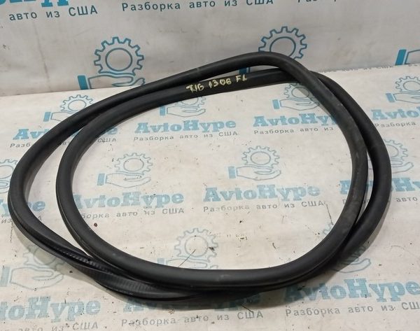 Уплотнитель дверного проема перед лев VW Tiguan 09-17 5N0-867-911-A-9B9