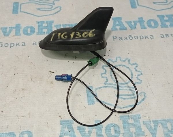 Антенна плавник VW Tiguan 12-17 2 провода 3C0-035-507-AB
